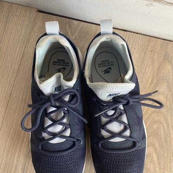 Nike Two-tone Women’s Duel Racer - Picture 6 of 7